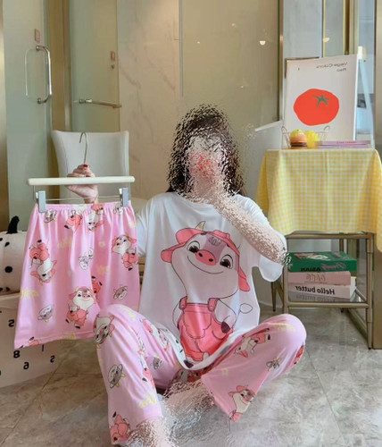 ست راحتی دخترانه وارداتی سه تکه طرح پوگ صورتی